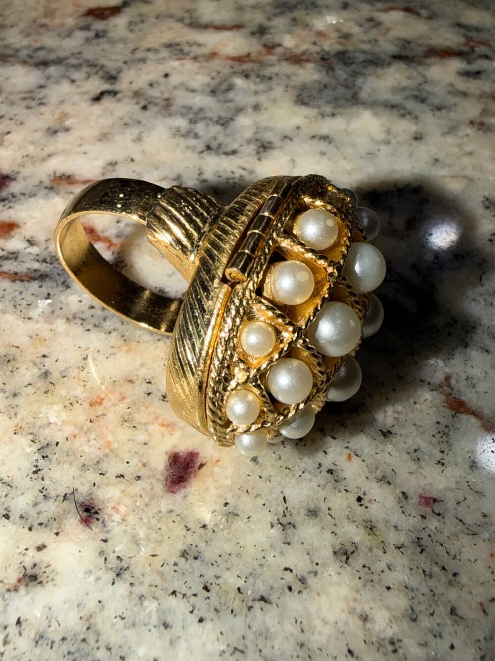 Avon Vintage Faux Pearl Solid Perfume Glace Ring